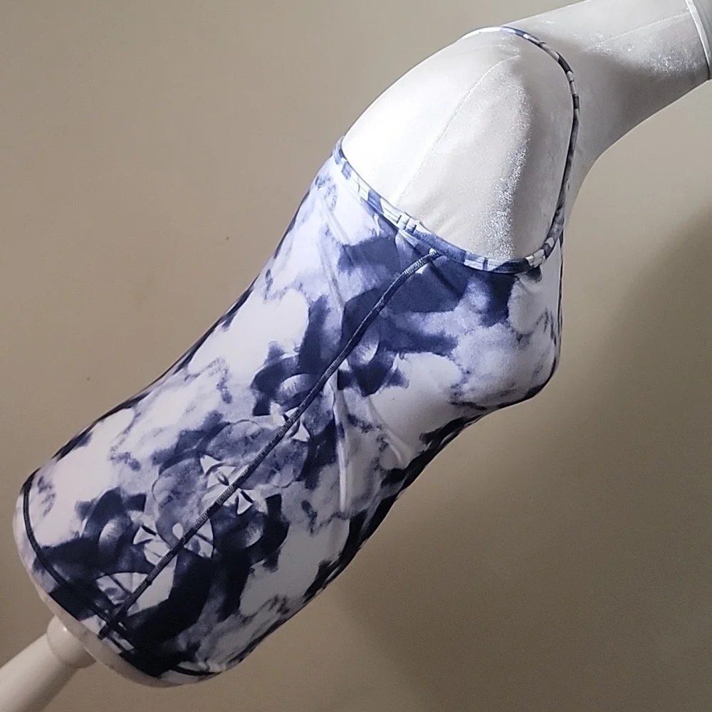 Lululemon Razor Back - Picture 5 of 9